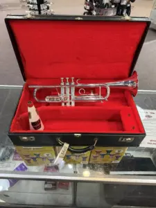 Preowned Capri By Getzen Trumpet W/Case and mute.