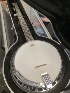 Used Ibanez B200 Banjo w/ Gator Hardcase