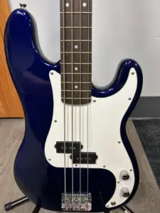 Preowned Squire Precision Affinity 4-String Bass Blue