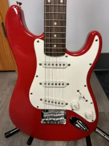 Preowned Squire Mini Stratocaster Dakota Red